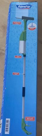 Aquapur Long-Reach Window Cleaner with Integrated Spray Functio