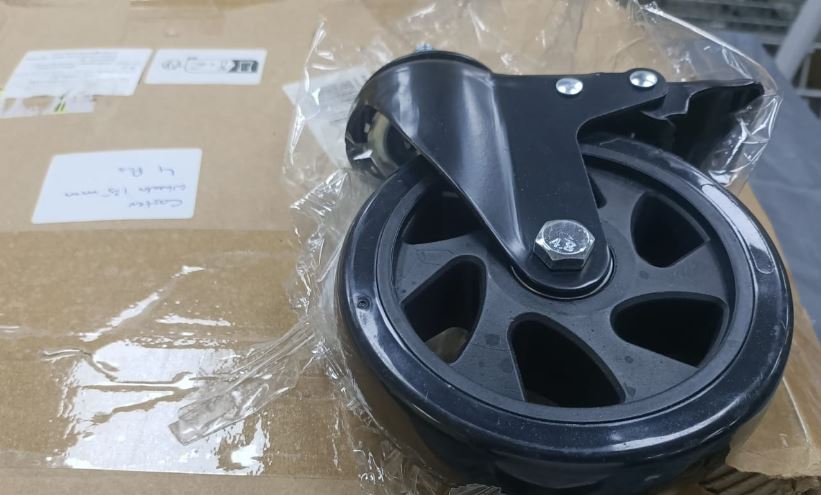 Generic Heavy-Duty 125mm Swivel Caster Wheels with Brakes (4-Pcs) - BLACK