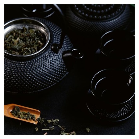 Lumaland Traditional Japanese Cast Iron Tetsubin Tea Set with 1.4L Teapot, Stainless Steel Strainer and Warmer - Black - Image 5