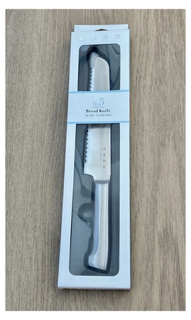 Smeg No 5 Stainless Steel Bread Knife 19cm (7.4 Inches) – Premium German Steel Serrated Kitchen Knife with Ergonomic Handle